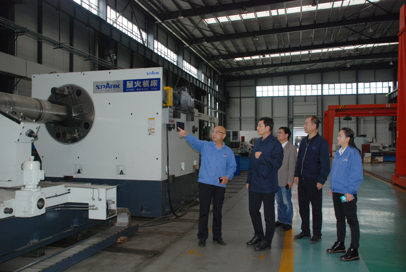 北京國機(jī)展覽有限公司總經(jīng)理丁建榮來星火機(jī)床公司參觀調(diào)研