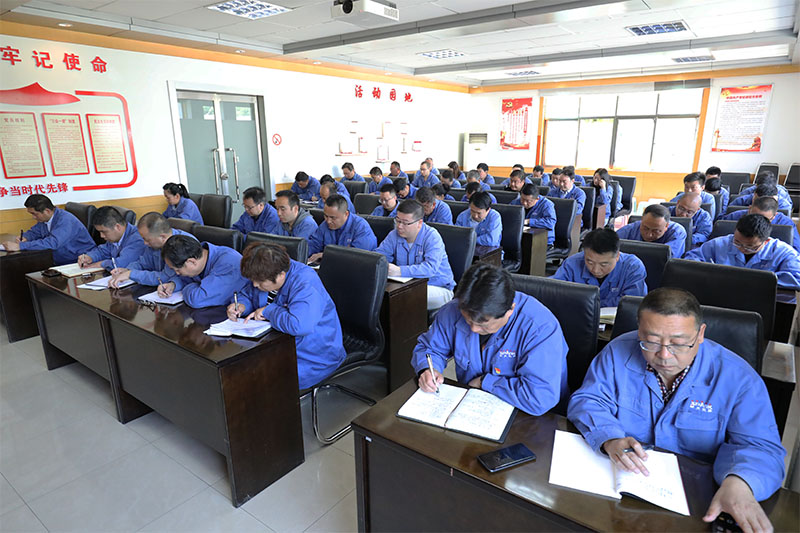 星火機(jī)床公司開(kāi)展“拼搏四季度完成全年生產(chǎn)目標(biāo)”擂臺(tái)賽