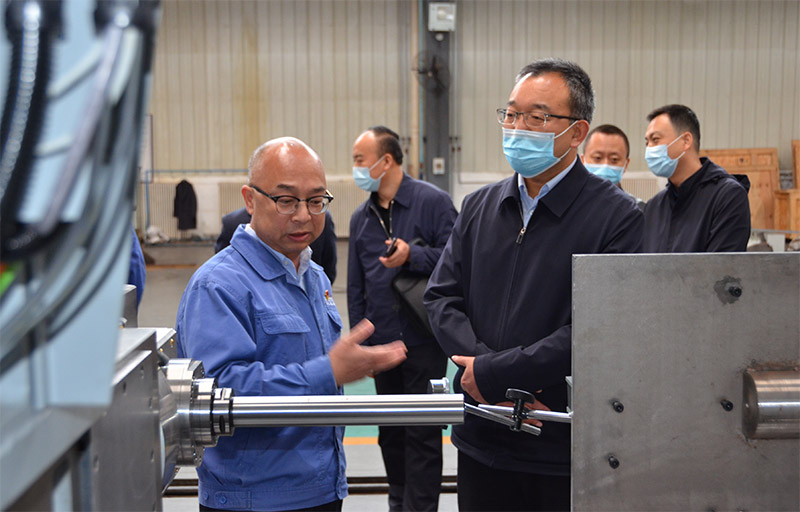 天水市委政策研究室主任薛林榮一行來星火公司調研