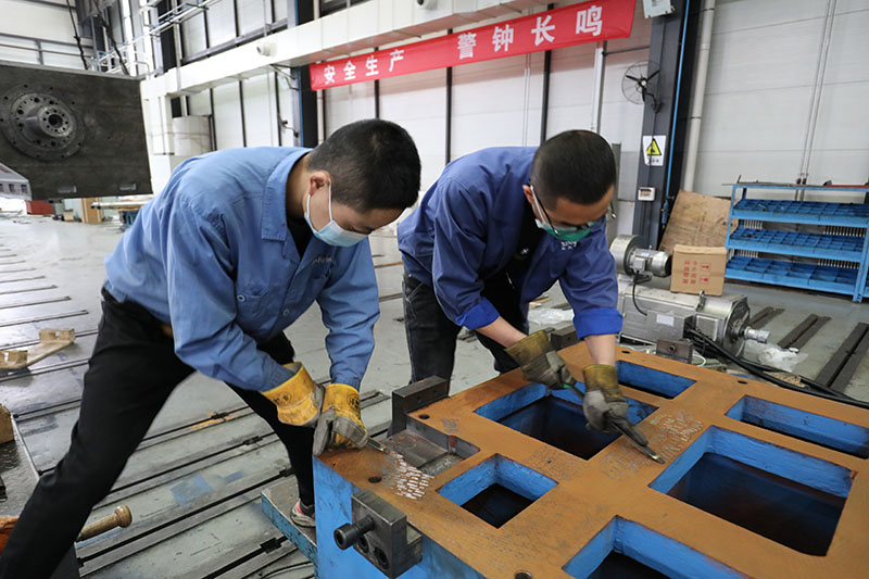 實(shí)字當(dāng)頭  干字為先    清明假期他們這樣過