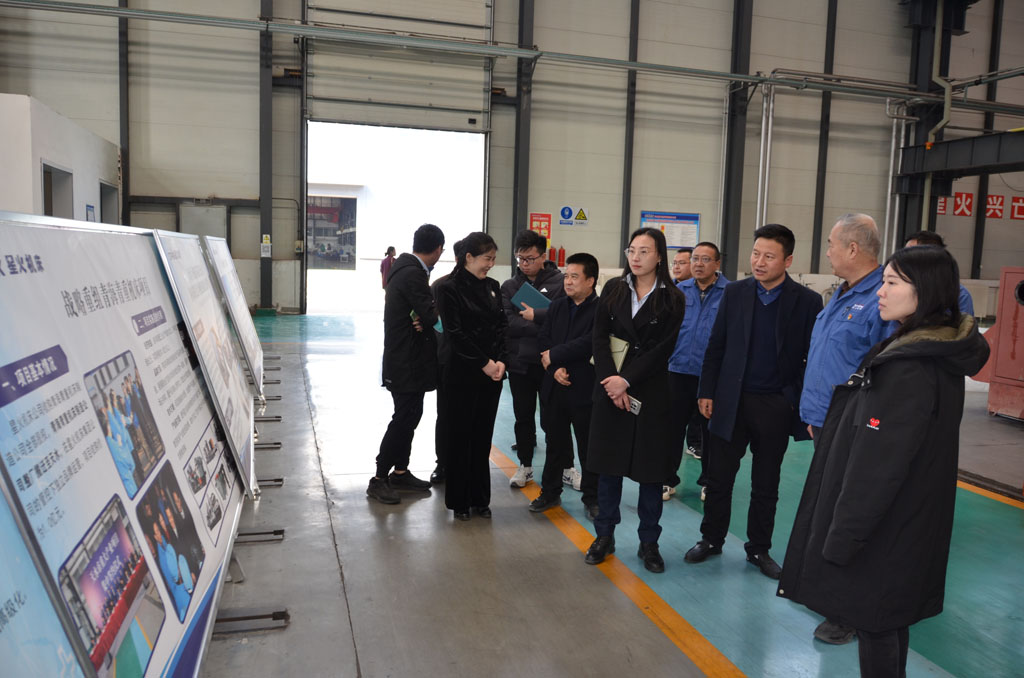 廈門象嶼集團(tuán)物流部負(fù)責(zé)人考察星火機(jī)床公司