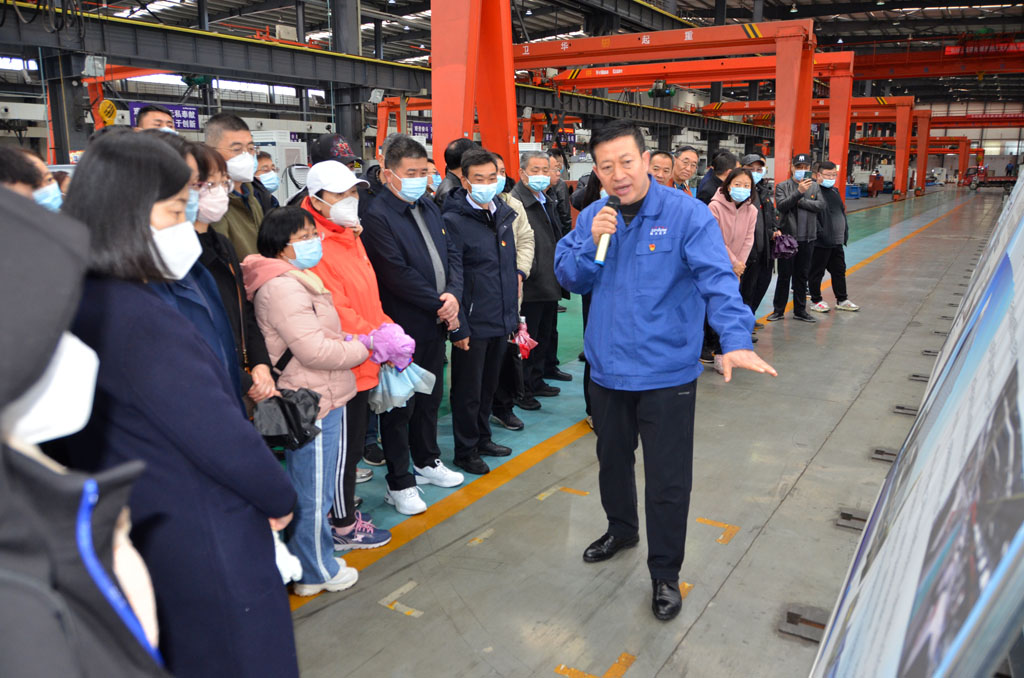 省直機(jī)關(guān)近百名縣處級(jí)干部參觀星火公司