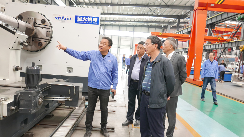省國投集團副總經理馬海福一行考察星火機床公司