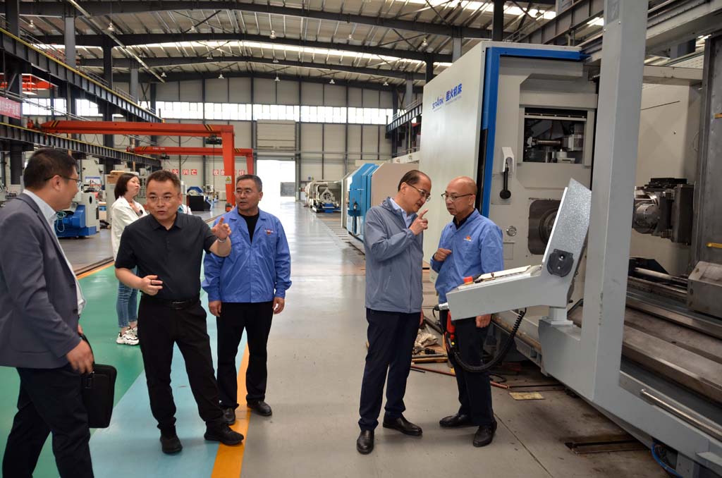 甘肅省總工會(huì)領(lǐng)導(dǎo)來(lái)星火機(jī)床公司考察調(diào)研