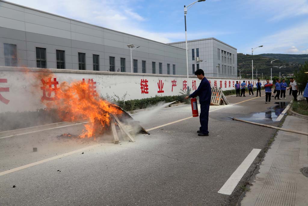星火公司開展消防安全知識(shí)培訓(xùn)暨滅火演練活動(dòng)