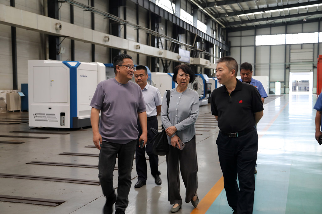 中國機械工業聯合會領導蒞臨星火數控公司調研指導