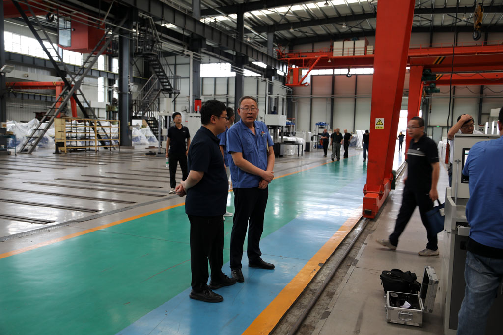 全國力值重力計量技術委員會專家蒞臨紅山公司參觀交流